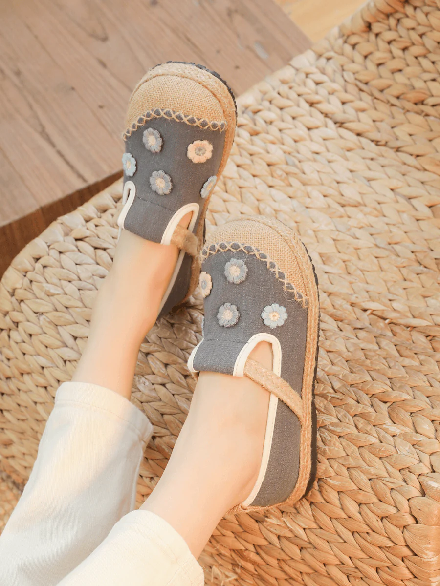 CACTUS ROSE | DAISY WISHES APPLIQUE LINEN ESPADRILLE - GREY