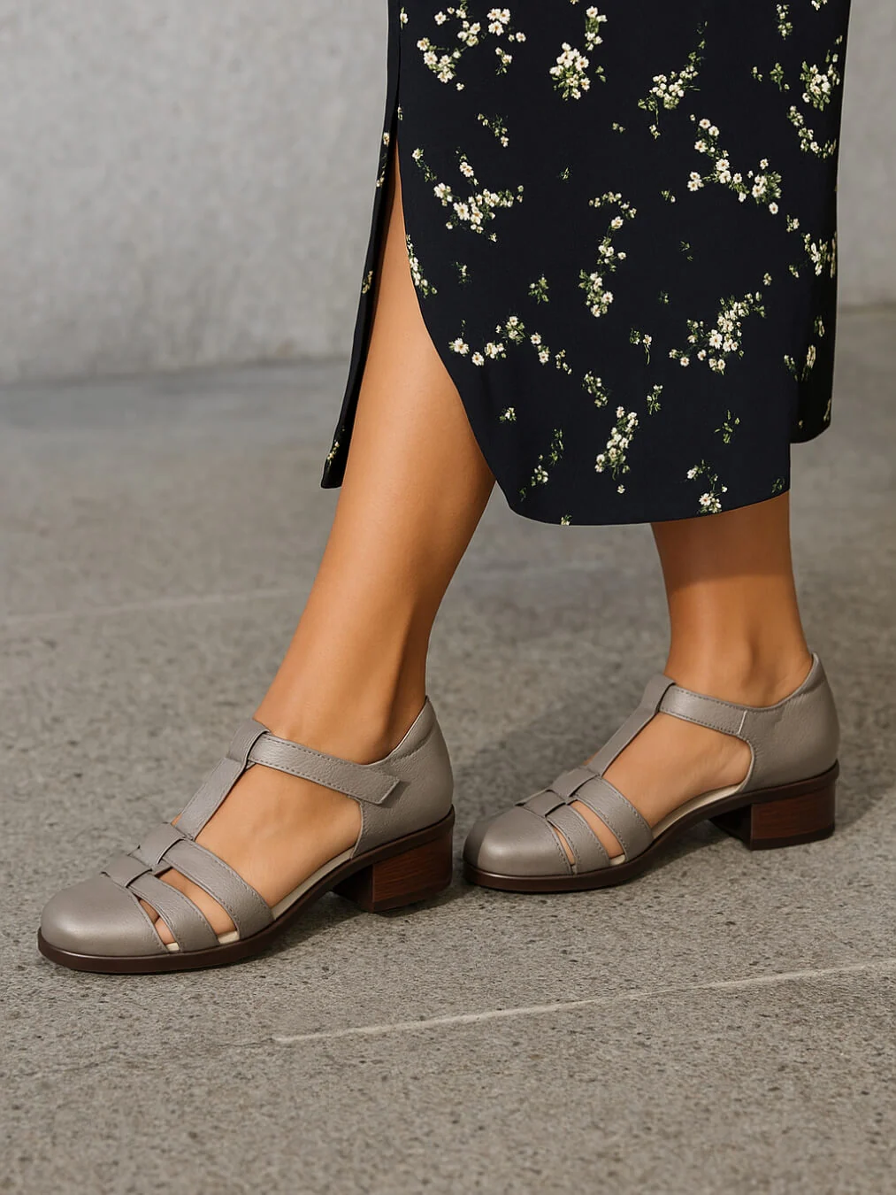 Rumour Has It | Corie Caged Leather Cut Out Sandals - grey