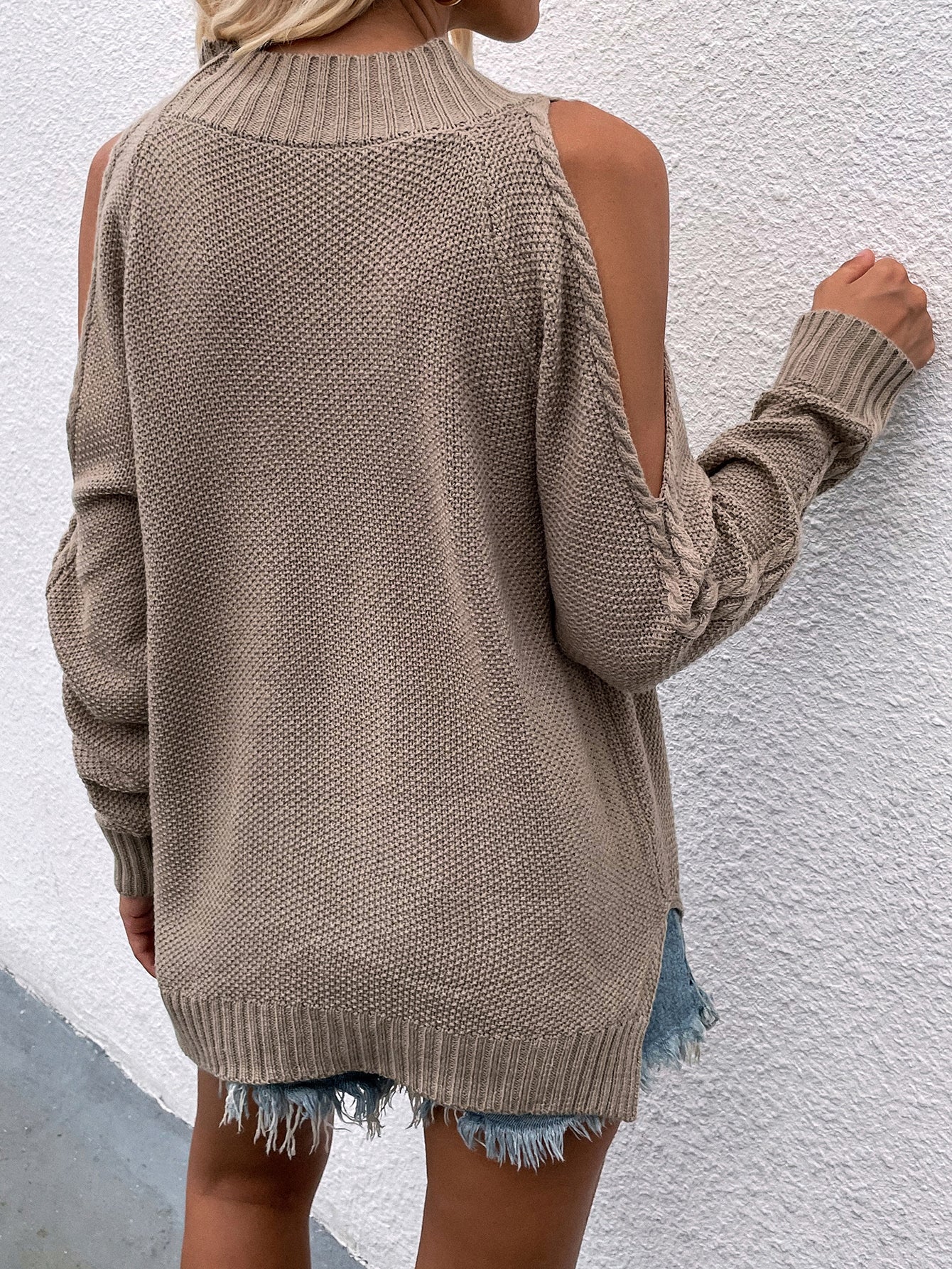 Smaibulun | Beige Shoulder Cut-Out Knit Sweater - Image 8