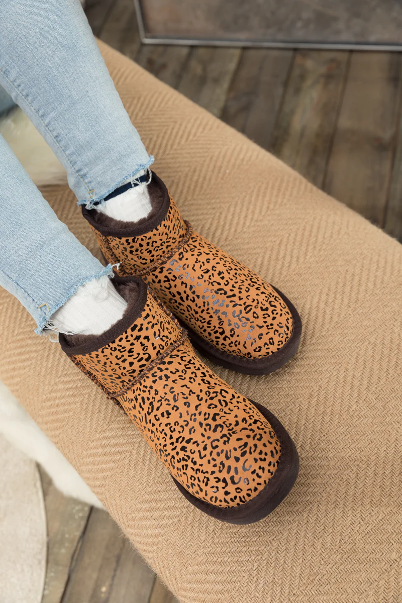 SMAIBULUN Ugg | Faux Fur-Lined Leather Suede Low Boots - Image 4