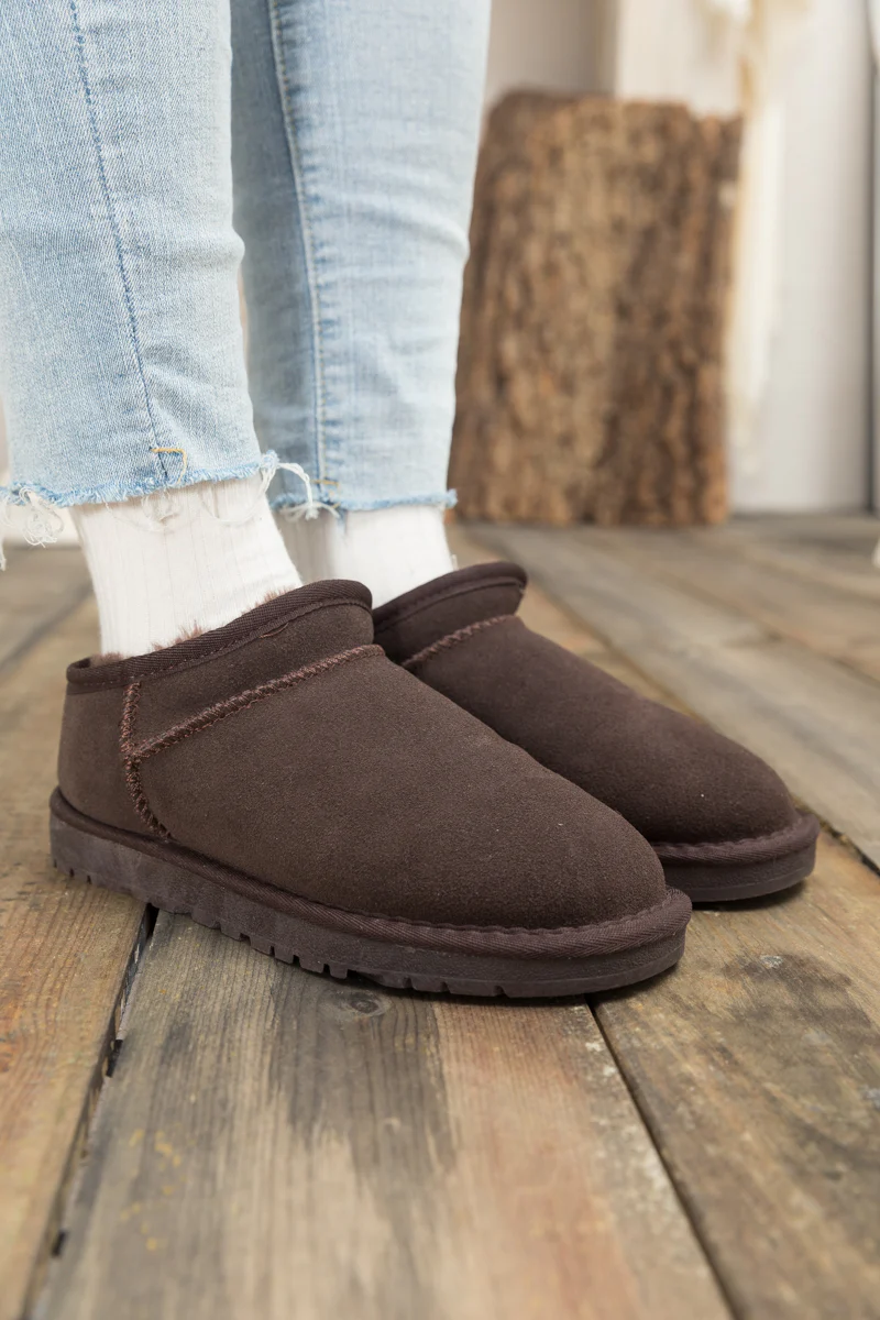 SMAIBULUN Ugg | Faux-Fur-Lined Suede Tasman Ankle Boot - Chocolate - Image 3