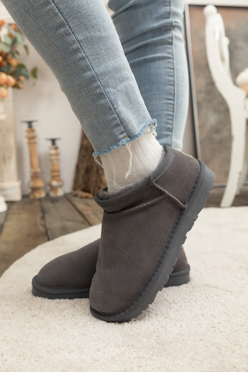SMAIBULUN Ugg | Faux-Fur-Lined Suede Tasman Ankle Boot - Grey - Image 10