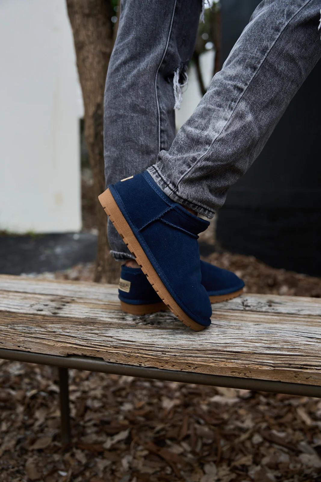 SMAIBULUN Ugg | Faux-Fur-Lined Suede Tasman Ankle Boot - Navy - Image 4