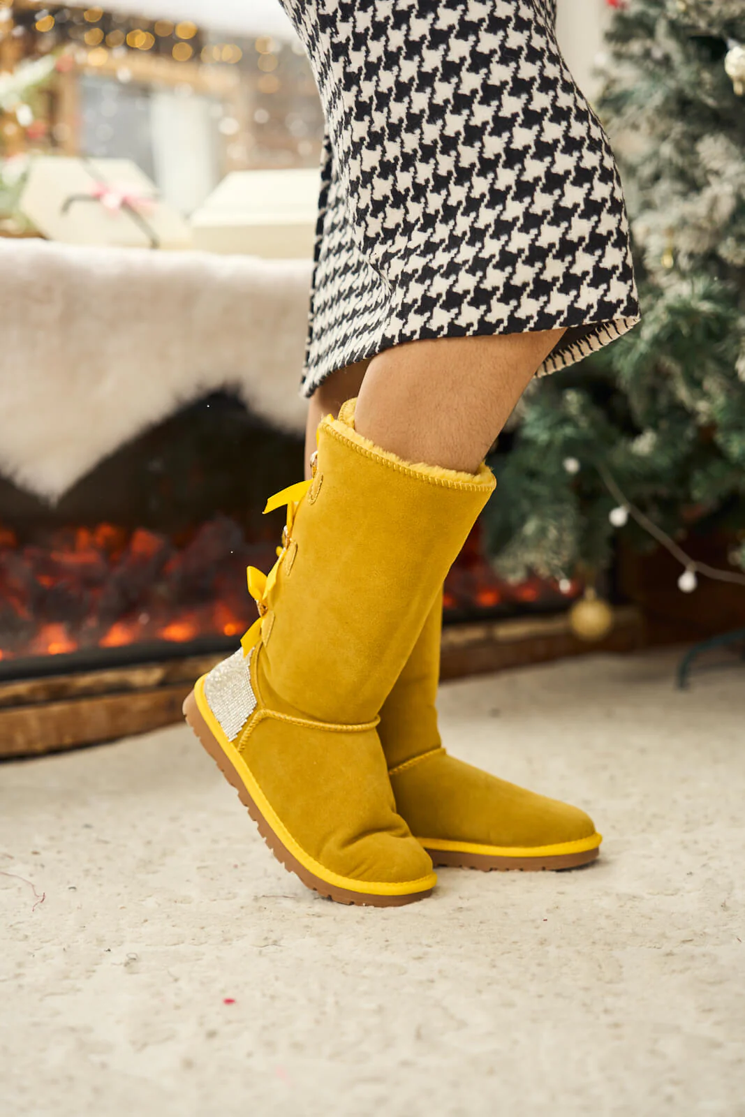 SMAIBULUN Ugg | Rhinestone Ribbon Tri-Tie Bow Suede Boots - lemon - Image 6