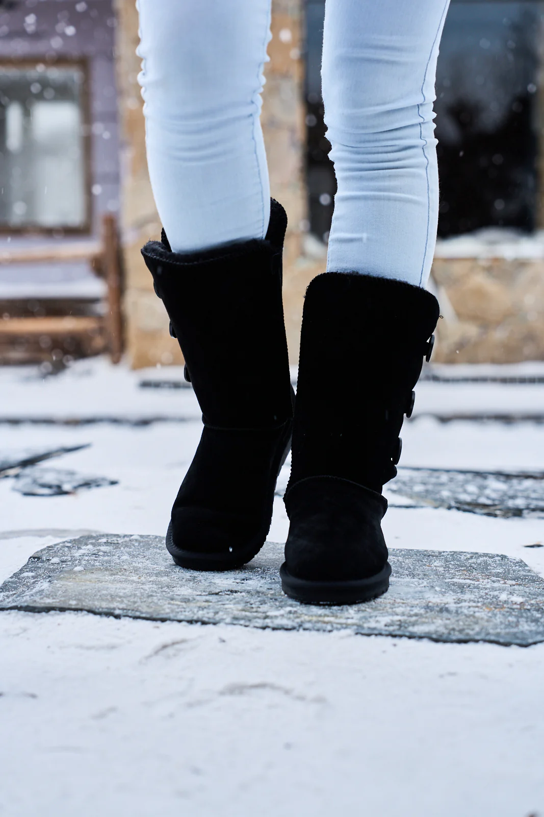 SMAIBULUN Ugg | Side Button Faux Fur-Lined Leather Suede Boots - black - Image 2