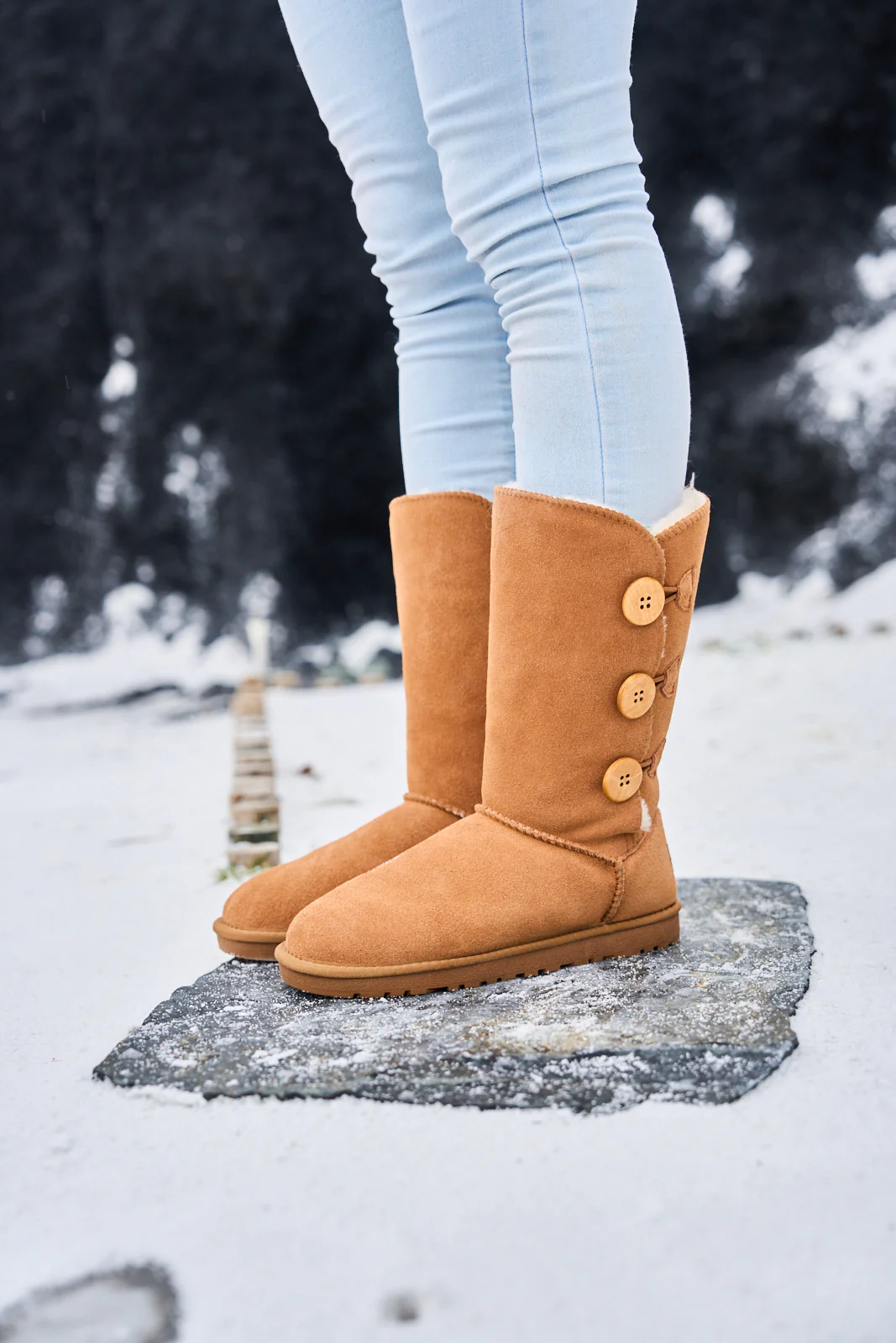 SMAIBULUN Ugg | Side Button Faux Fur-Lined Leather Suede Boots - chestnut - Image 5