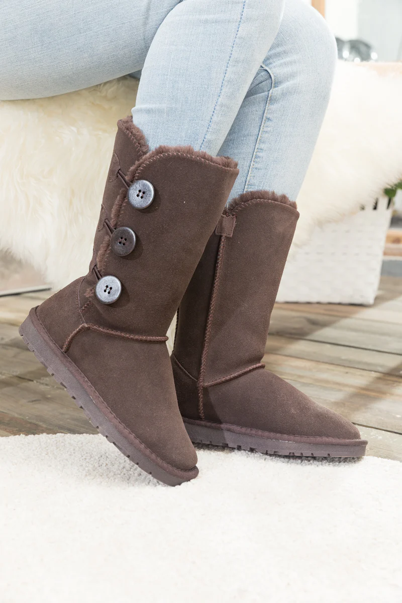 SMAIBULUN Ugg | Side Button Faux Fur-Lined Leather Suede Boots - chocolate - Image 2