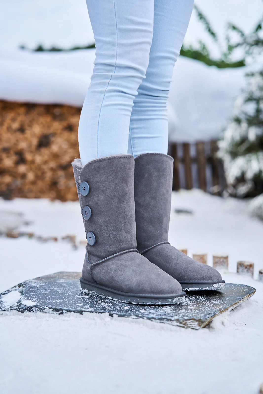 SMAIBULUN Ugg | Side Button Faux Fur-Lined Leather Suede Boots - grey - Image 5