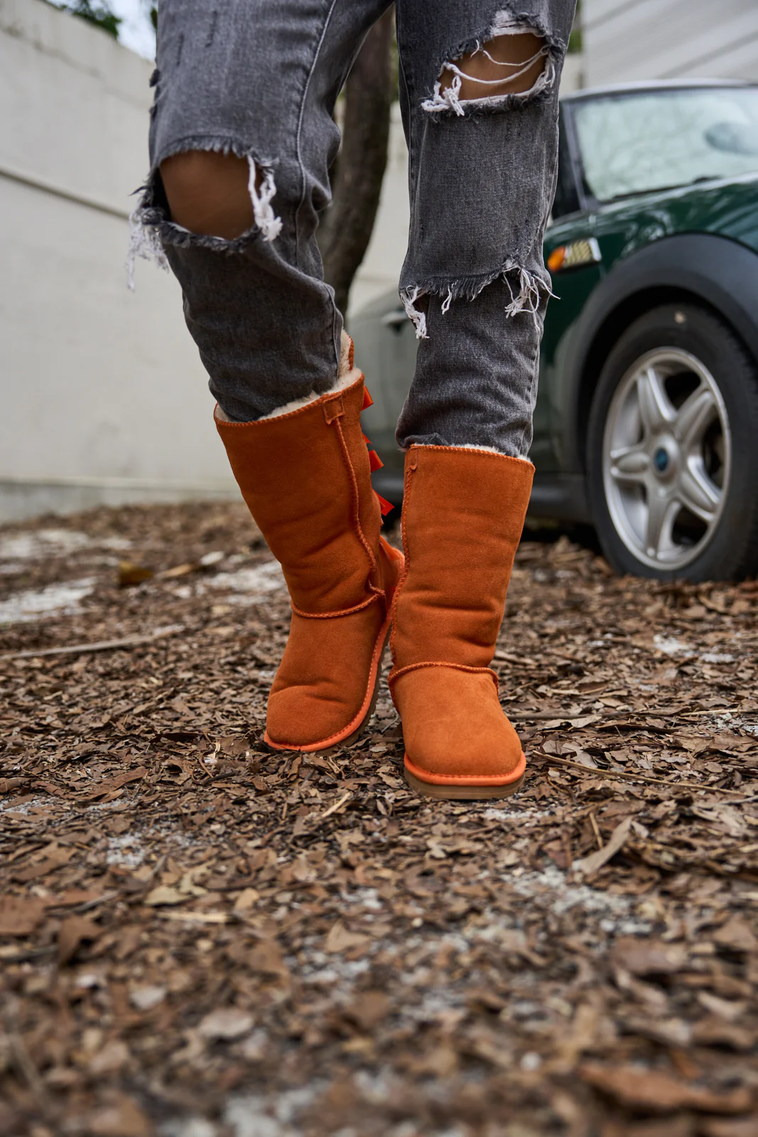 SMAIBULUN Ugg | Tri Ribbon Bow Suede Boots - Orange - Image 2